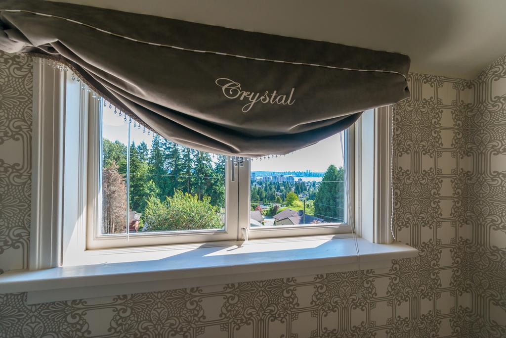 Crystal'S View Bed & Breakfast Норт-Ванкувер Екстер'єр фото