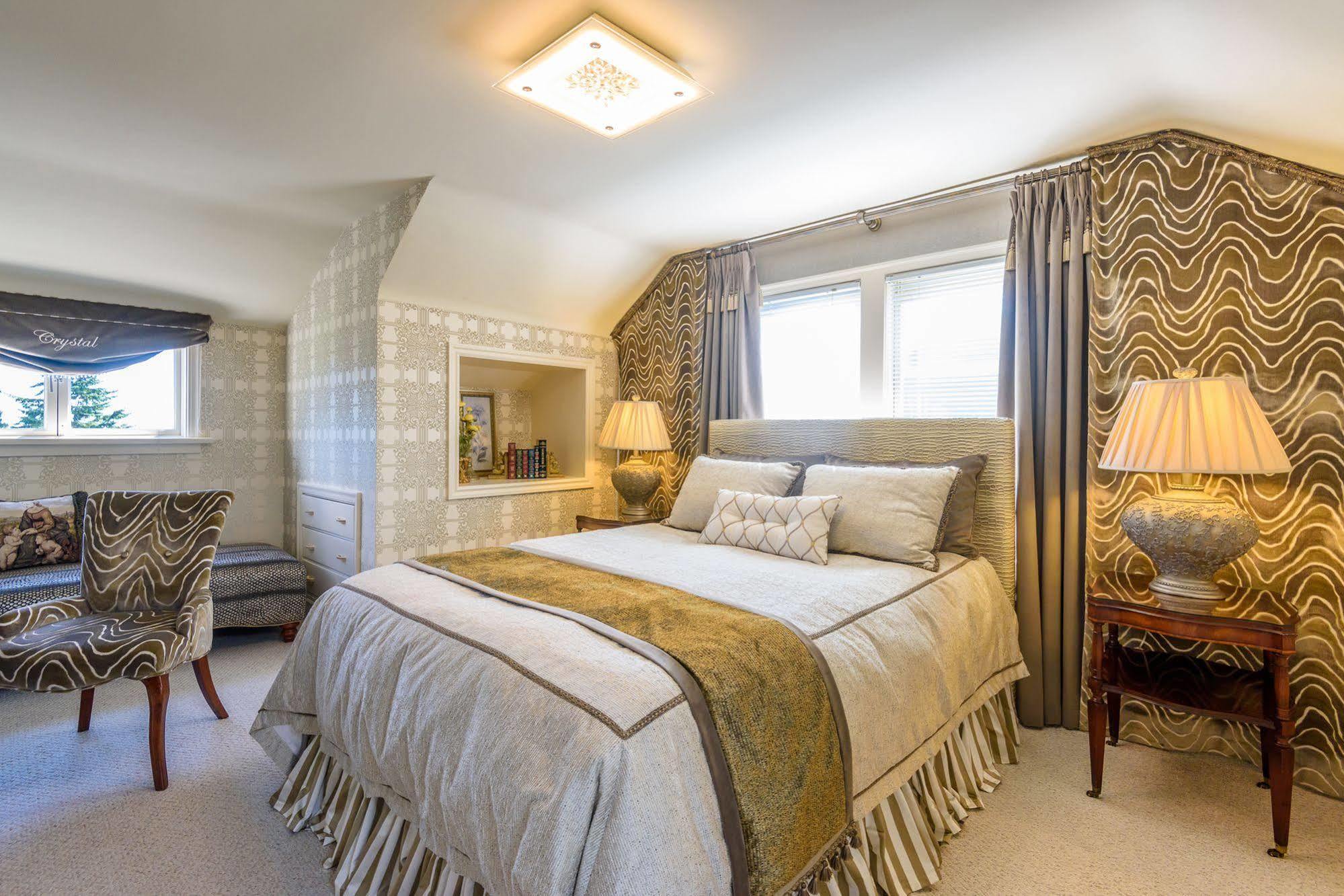 Crystal'S View Bed & Breakfast Норт-Ванкувер Екстер'єр фото