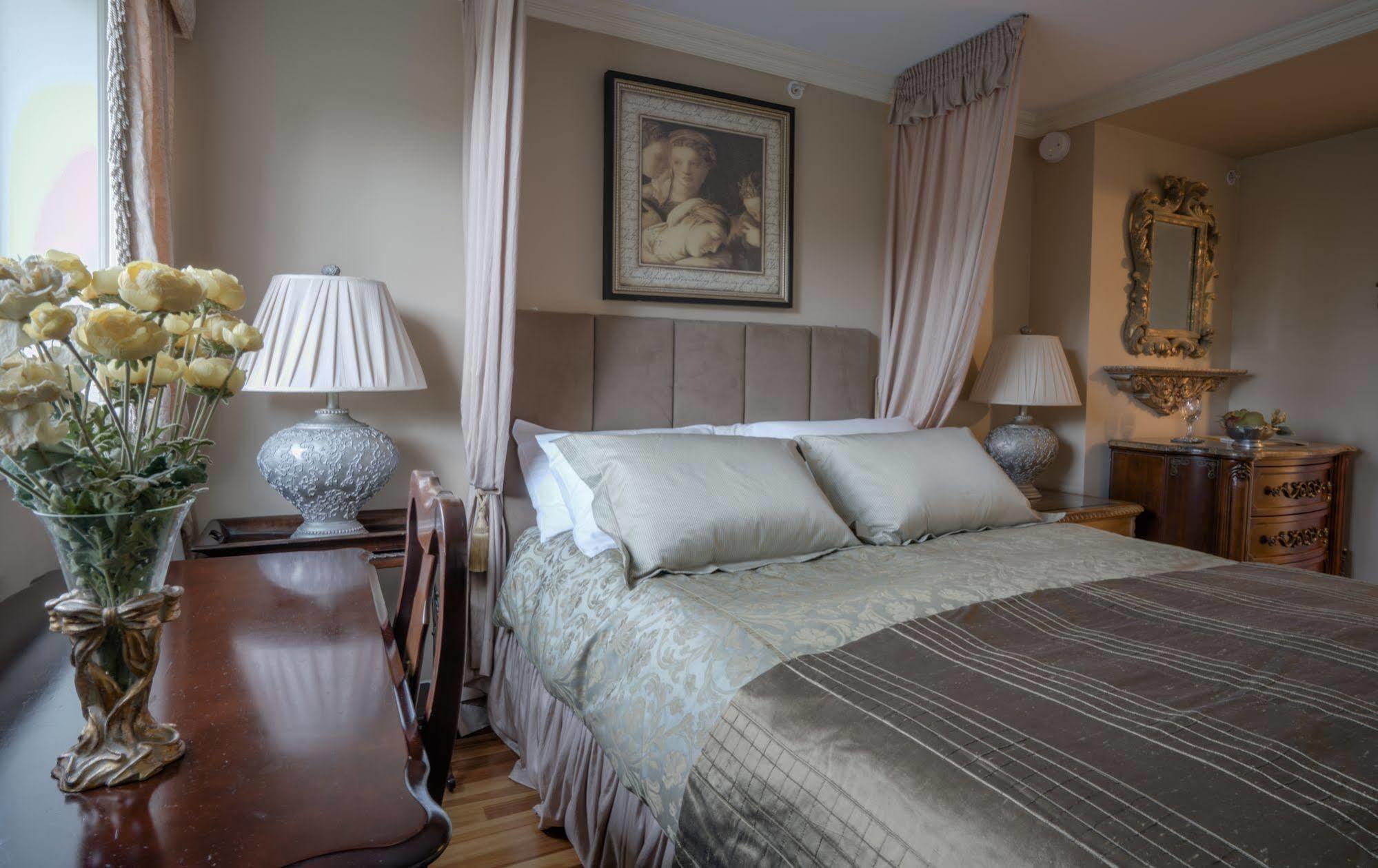 Crystal'S View Bed & Breakfast Норт-Ванкувер Екстер'єр фото